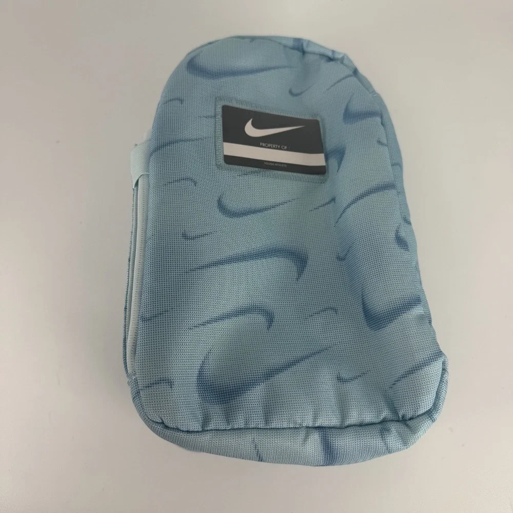 NIKE Classic Fuel‎ Pack Lunch Bag LIGHT BLUE 9A2747-UAV